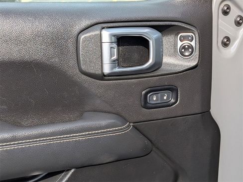 Used 2023 Jeep Wrangler Unlimited Sahara image 11