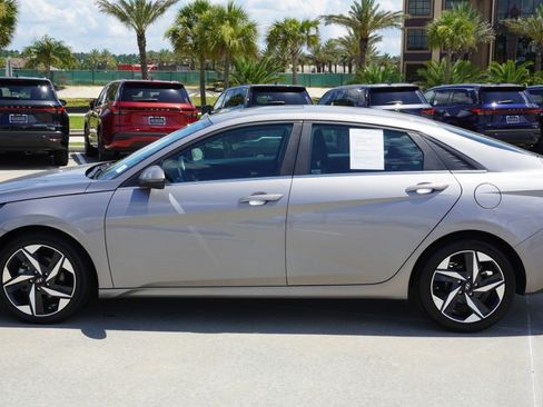 Used 2023 Hyundai Elantra Limited w/ Cargo Package FWD image 5