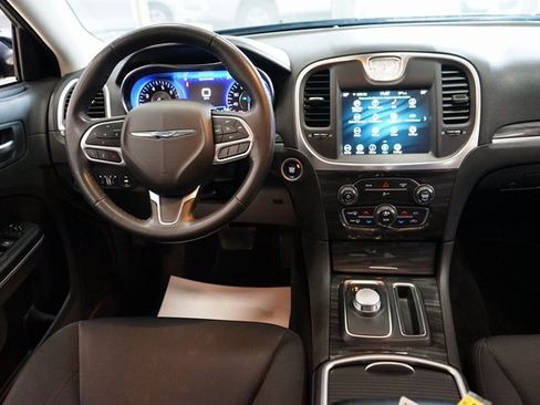 Used 2021 Chrysler 300 Touring w/ Sport Appearance Package image 9