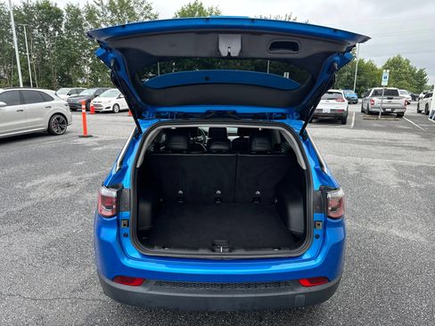 Used 2022 Jeep Compass Latitude FWD image 10