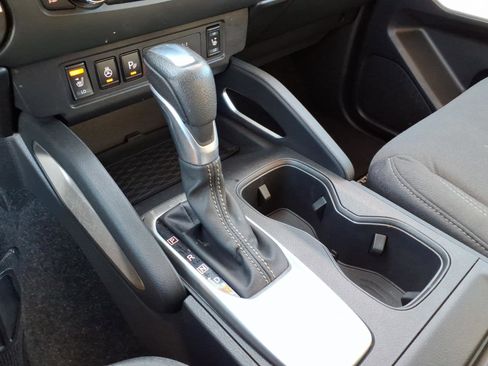 Used 2022 Nissan Frontier SV image 18