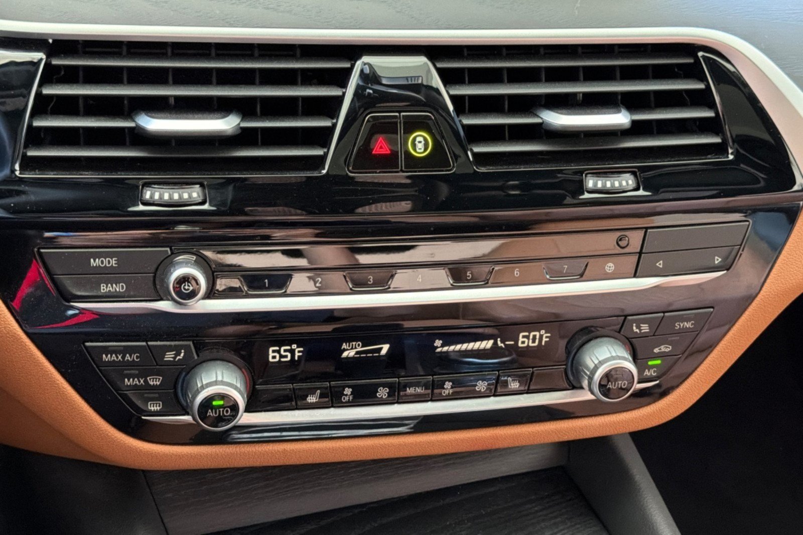 Used 2023 BMW 530i w/ Premium Package RWD image 19