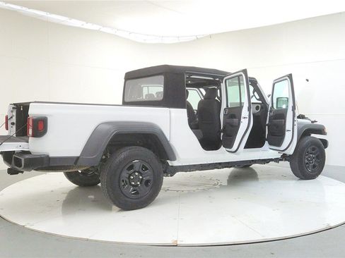 Used 2024 Jeep Gladiator Sport image 13