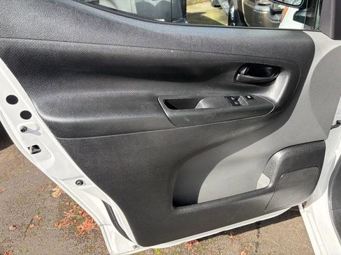 Used 2015 Nissan NV200 S w/ Cruise Control Package image 8