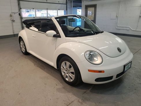 Used 2009 Volkswagen Beetle S FWD image 15