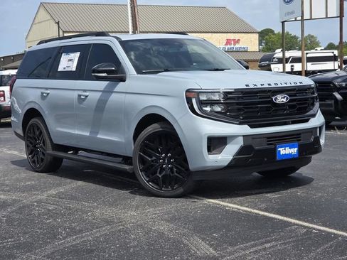 New 2027 Ford Expedition Platinum w/ Stealth Performance Package AWD/4WD image 2