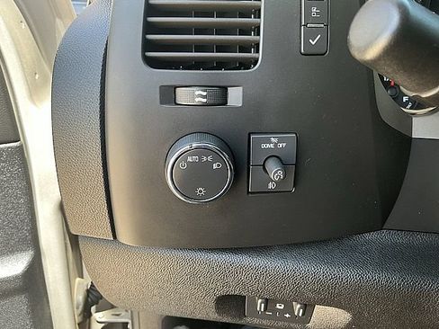 Used 2009 Chevrolet Silverado 2500 LT w/ Exterior Plus Package RWD image 18