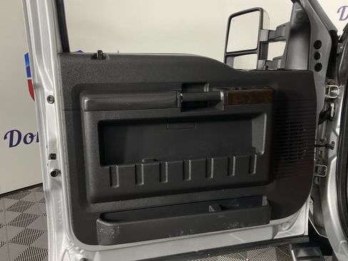 Used 2015 Ford F350 Platinum image 13