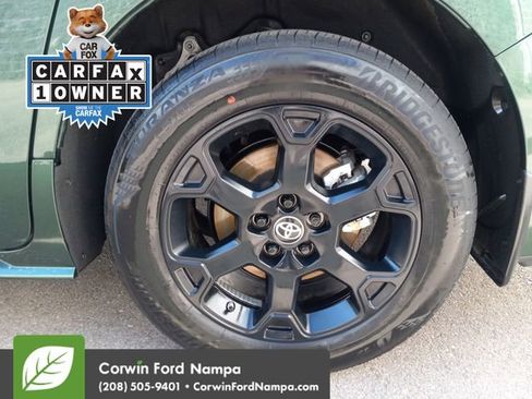 Used 2025 Toyota Sienna XLE Woodland Edition image 29