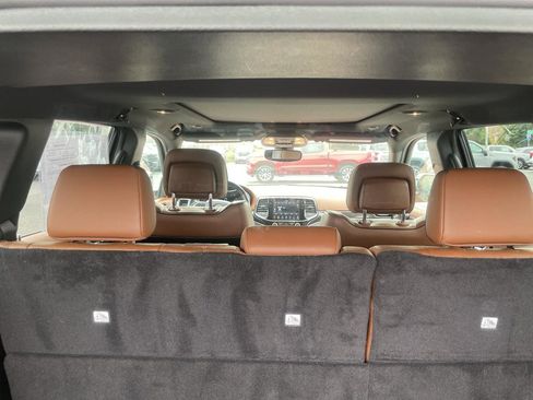 Used 2021 Jeep Grand Cherokee Overland image 10