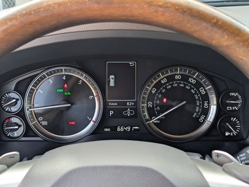 Used 2016 Lexus LX 570 4WD image 23