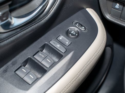 Certified 2024 Honda HR-V LX image 25