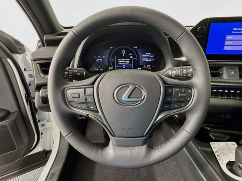 New 2026 Lexus UX 300h FWD image 10