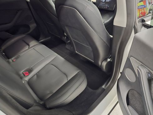 Used 2023 Tesla Model Y Long Range image 33