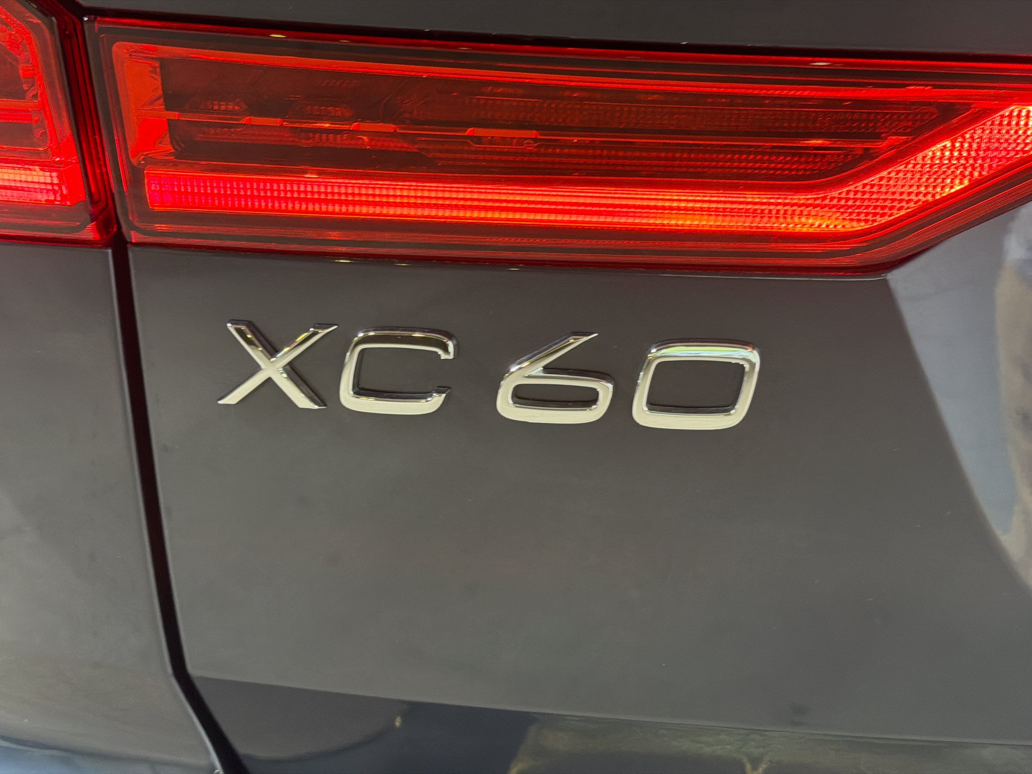 Used 2025 Volvo XC60 B5 Ultra w/ Protection Package Premier AWD/4WD image 12