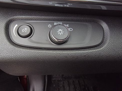 Used 2024 Buick Envista Preferred image 12