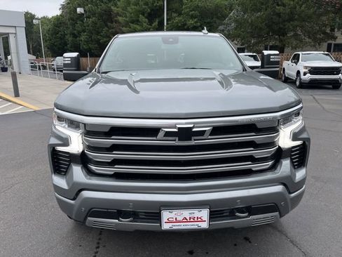 Used 2024 Chevrolet Silverado 1500 High Country w/ High Country Premium Package image 2
