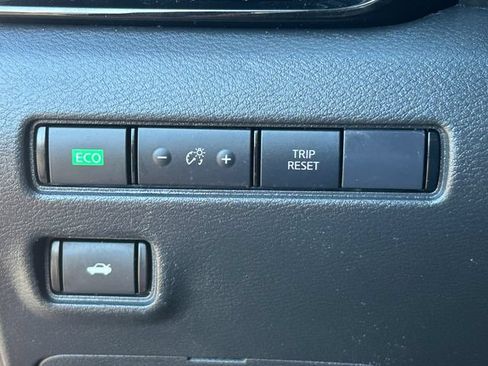 Used 2023 Nissan Sentra SV FWD image 23