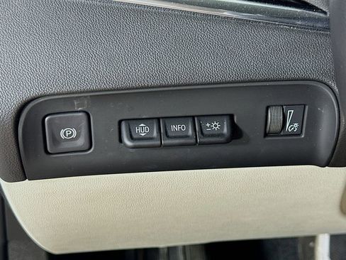 Used 2023 Buick Enclave Avenir w/ Avenir Technology Package AWD/4WD image 23
