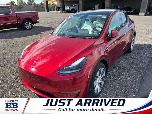 Used 2024 Tesla Model Y Long Range AWD/4WD image 1