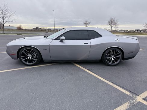 Used 2015 Dodge Challenger R/T w/ Quick Order Package 22B R/T image 2