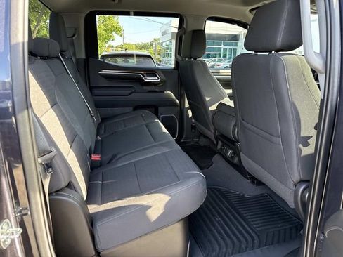Used 2022 Chevrolet Silverado 1500 LT AWD/4WD image 12