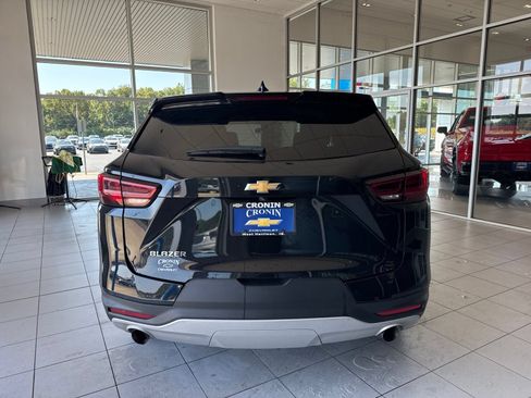 Used 2025 Chevrolet Blazer LT FWD image 8