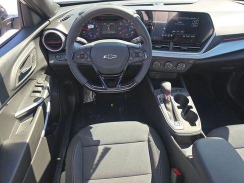 New 2026 Chevrolet Trax RS w/ Sunroof Package FWD image 3