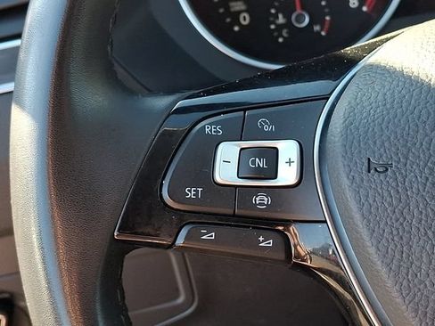 Used 2020 Volkswagen Tiguan SE AWD/4WD image 22