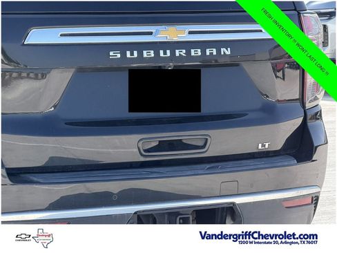 Used 2024 Chevrolet Suburban LT RWD image 6