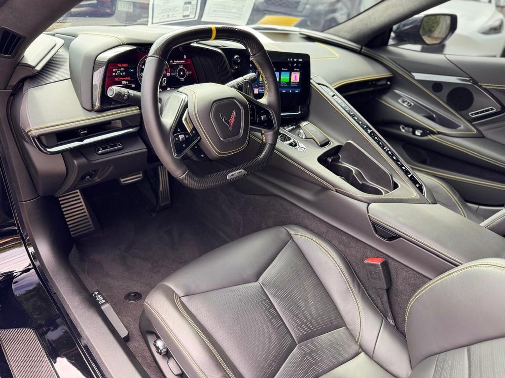 Used 2025 Chevrolet Corvette Z06 w/ Stealth Interior Trim Package RWD image 18