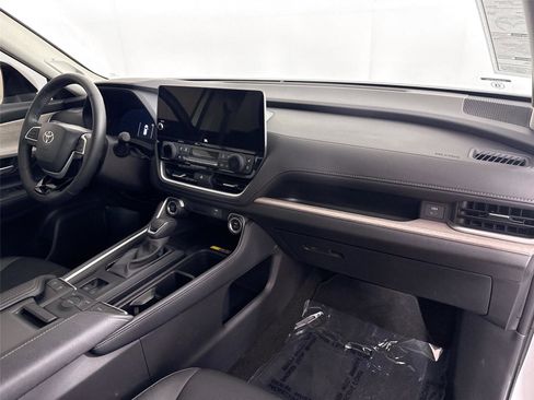 Used 2025 Toyota Grand Highlander FWD image 46
