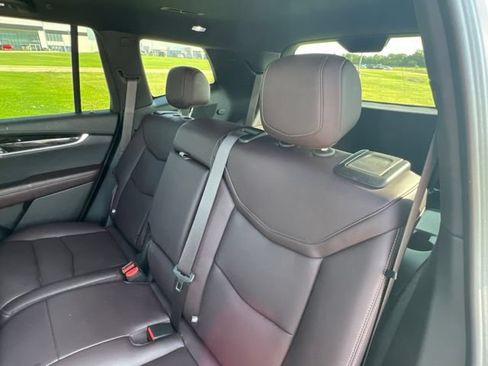 Used 2024 Cadillac XT6 Premium Luxury w/ Technology Package FWD image 9