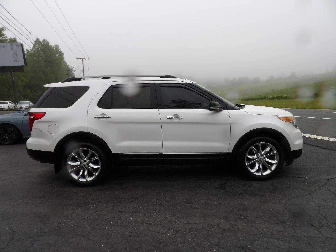 Used 2012 Ford Explorer XLT AWD/4WD image 8