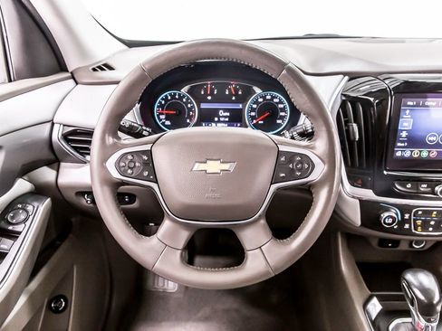 Used 2021 Chevrolet Traverse LT FWD image 20
