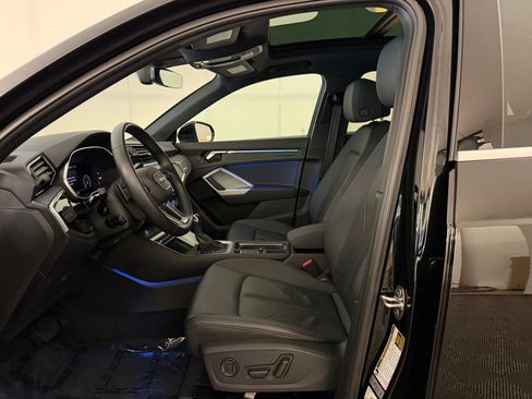 Used 2023 Audi Q3 2.0T Premium Plus w/ Premium Plus Package image 5