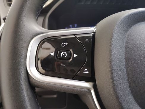 Used 2023 Volvo XC90 B6 Core w/ Protection Package Premier image 14