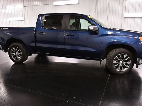 Used 2023 Chevrolet Silverado 1500 LT AWD/4WD image 8