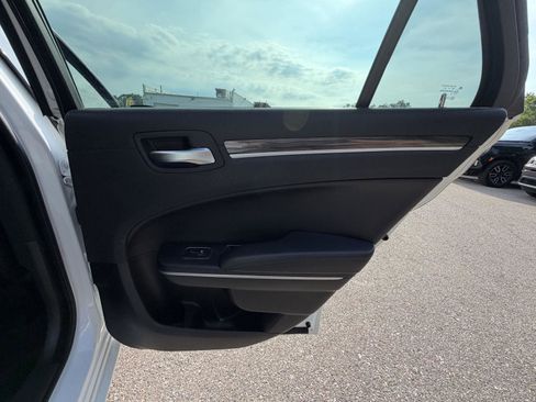 Used 2019 Chrysler 300 Touring w/ Sport Appearance Package AWD/4WD image 28