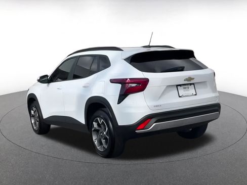 Used 2025 Chevrolet Trax LT image 16