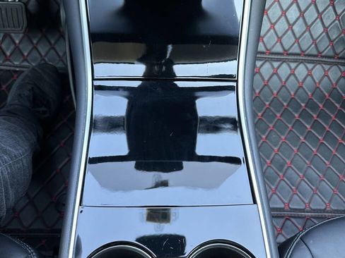 Used 2021 Tesla Model Y Long Range image 33