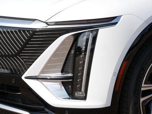 New 2026 Cadillac Lyriq Luxury image 14