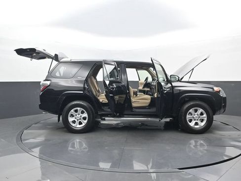 Used 2014 Toyota 4Runner SR5 RWD image 31