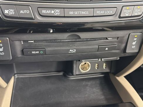 Used 2016 Honda Pilot Touring image 30