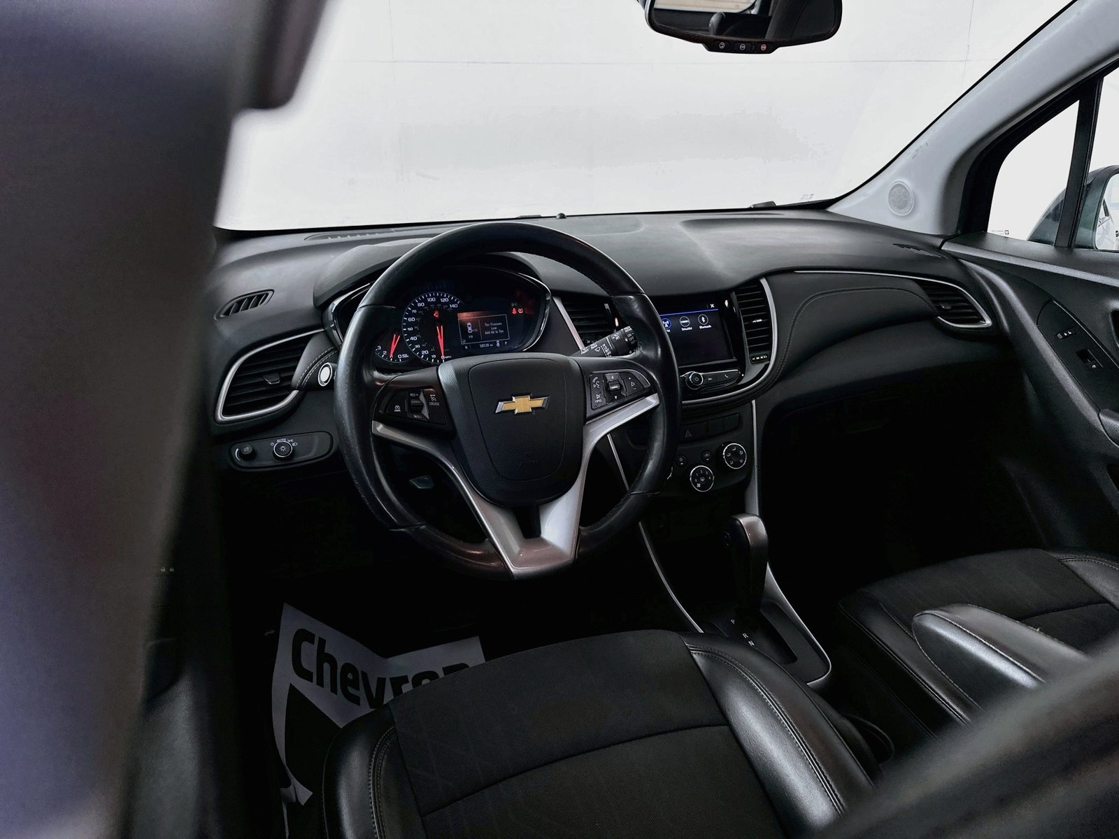 Used 2022 Chevrolet Trax LT w/ Driver Confidence Package AWD/4WD image 20