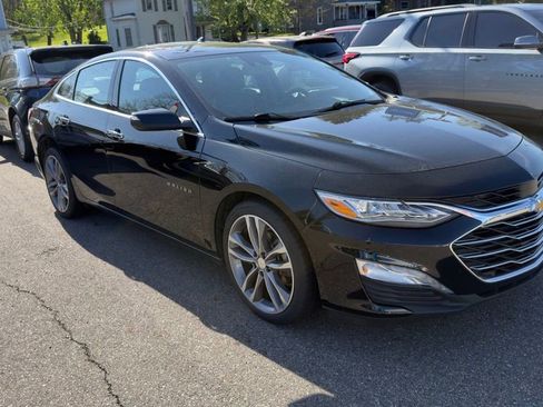 Used 2022 Chevrolet Malibu Premier FWD image 2