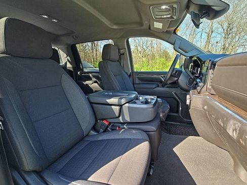 Used 2025 Chevrolet Silverado 2500 LT w/ Convenience Package image 19