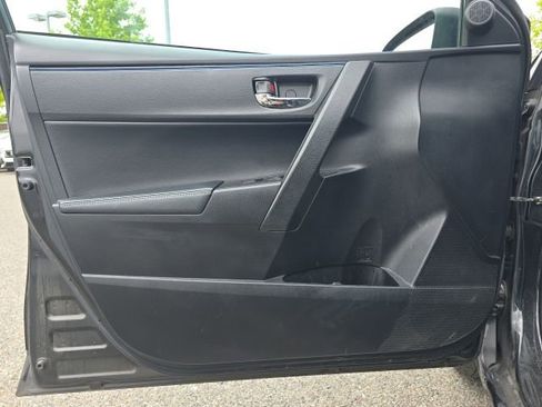 Used 2018 Toyota Corolla XSE FWD image 14