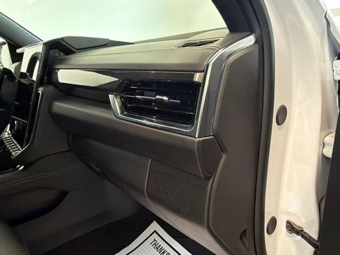 Used 2025 GMC Yukon Elevation w/ LPO, Elevation Black Package AWD/4WD image 41