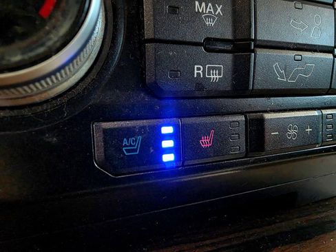 Used 2015 Ford F150 Lariat w/ Equipment Group 502A Luxury AWD/4WD image 33